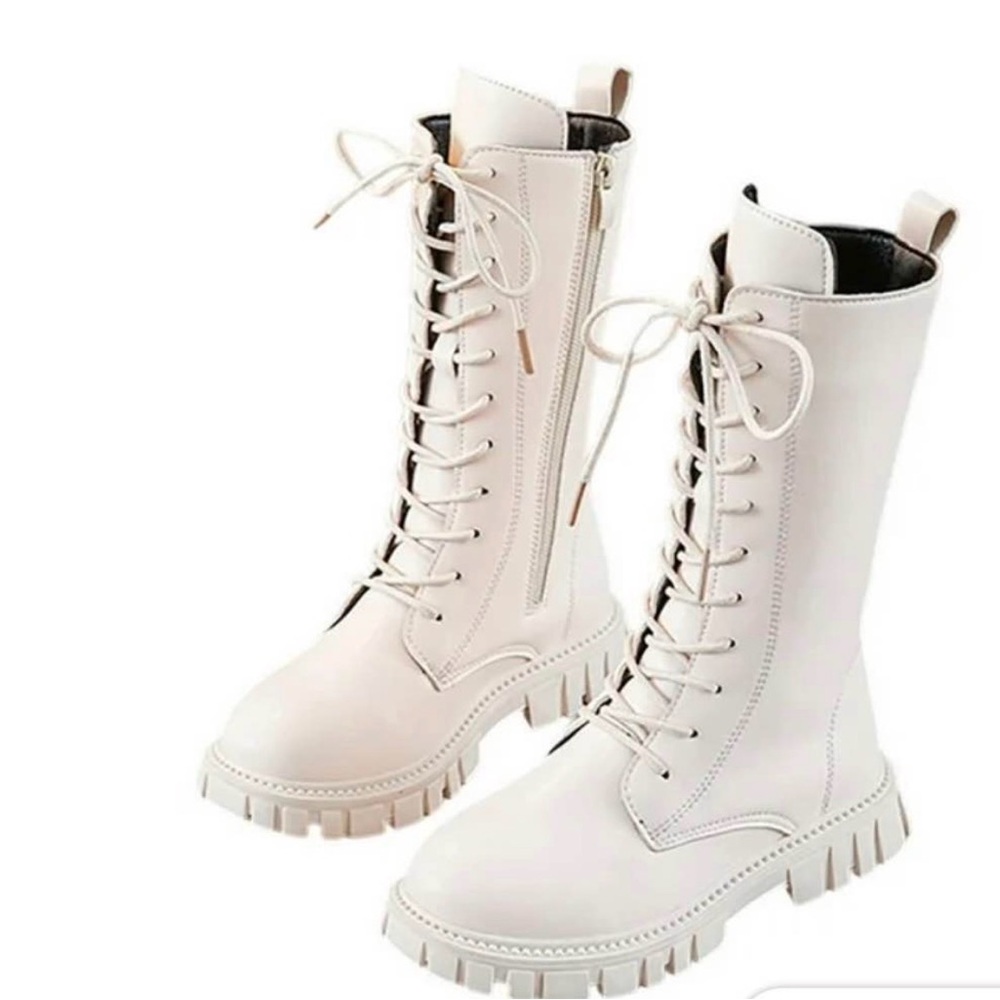 Girls Rumi White Combat Boots—size 11